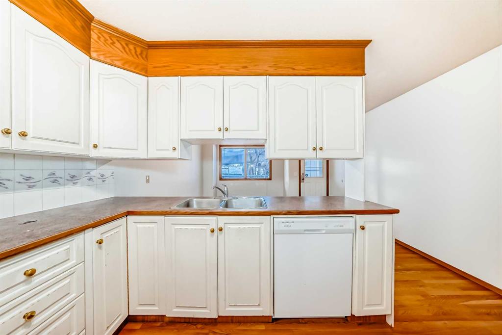 Picture for 1, 2,,3, 642 Mcdougall Road NE