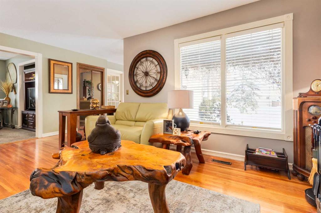 Picture for 21 Midridge Green SE