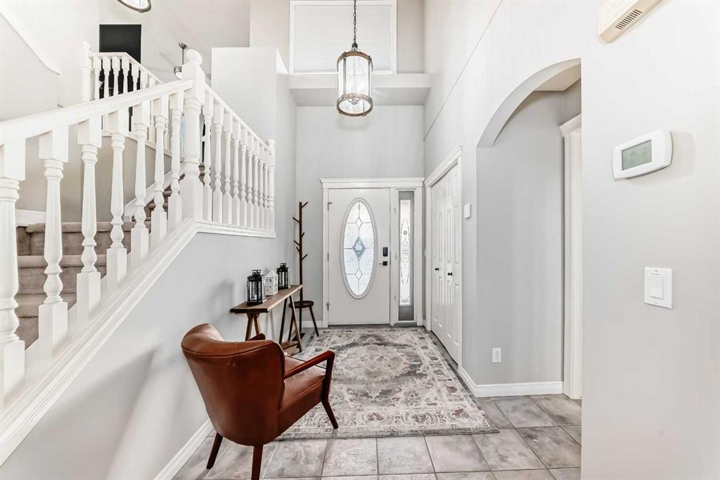 Picture for 115 WEST LAKEVIEW Circle 