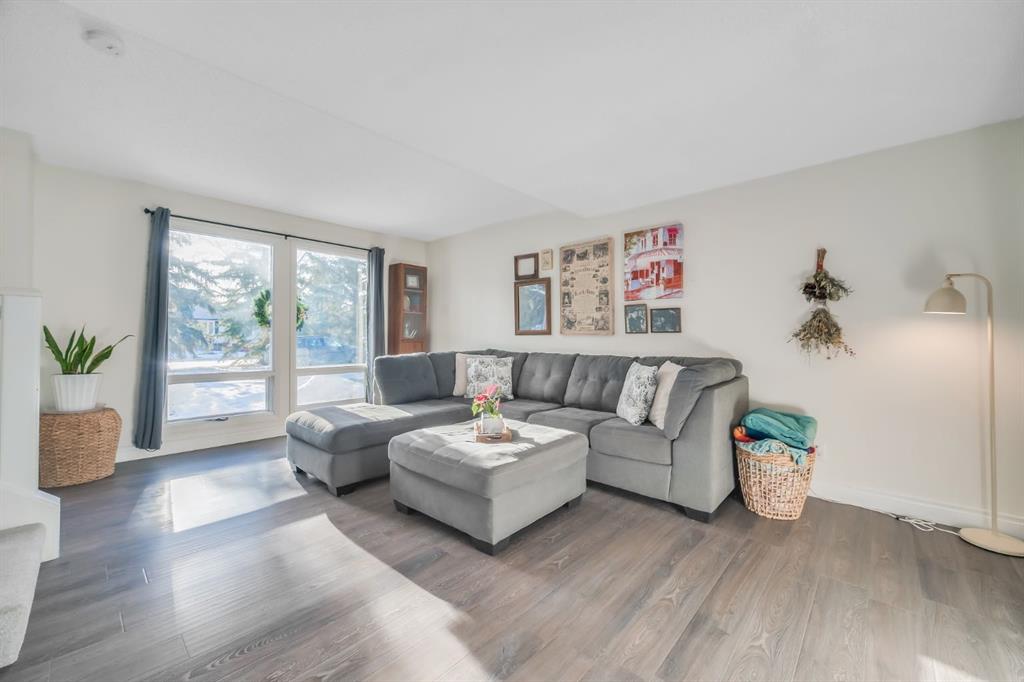 Picture for 9 Pekisko Road SW