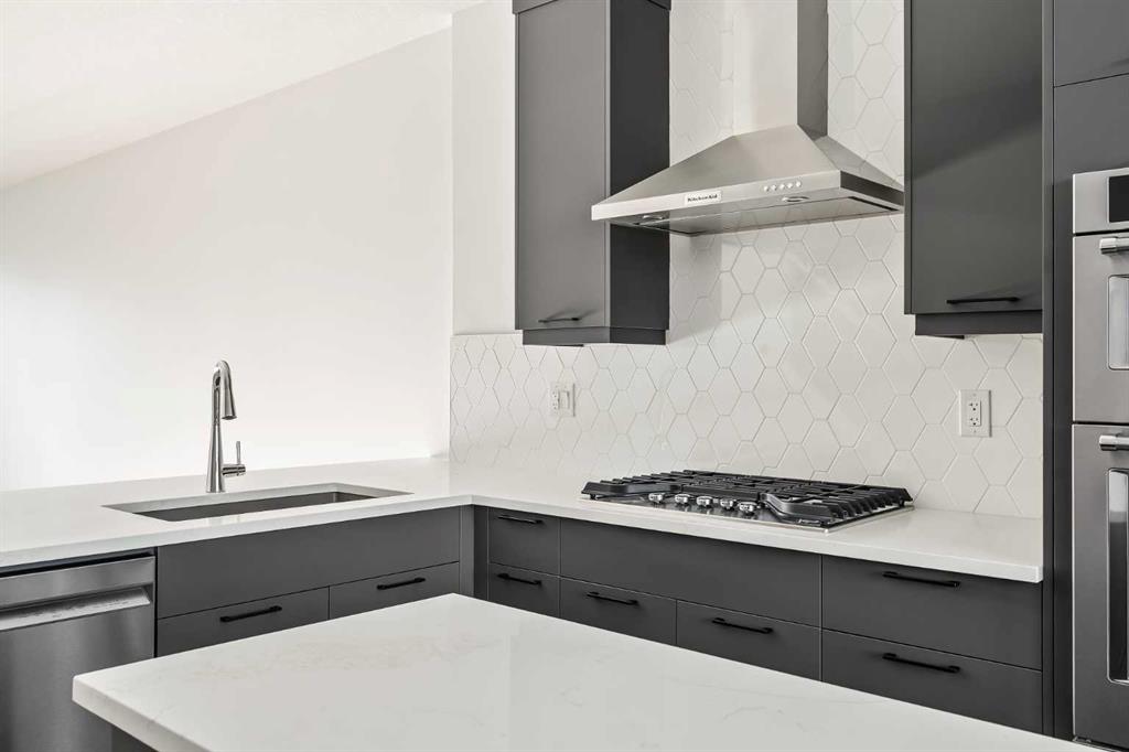 Picture for 2533 Sovereign Crescent SW