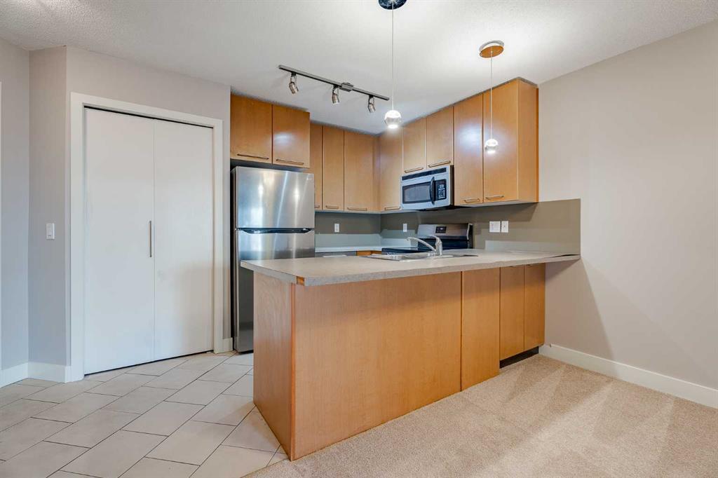 Picture for 232, 35 Richard Court SW