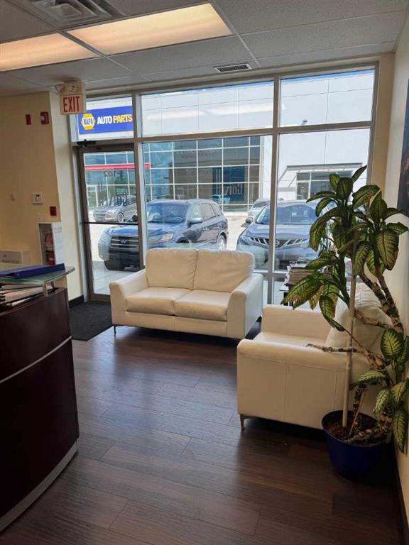 Picture for 102 &amp; 103, 118 East Lake Boulevard NE