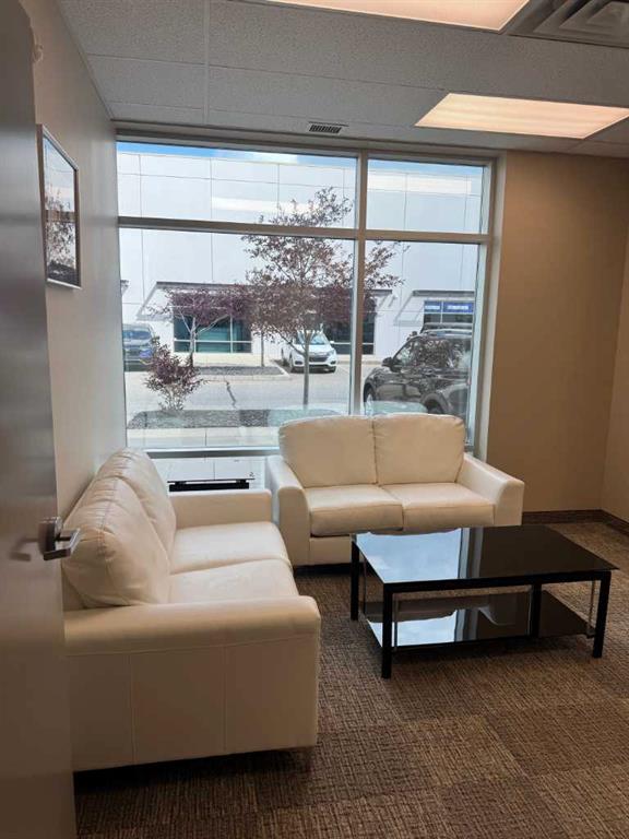 Picture for 102 &amp; 103, 118 East Lake Boulevard NE