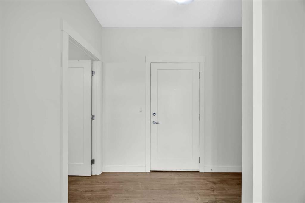 Picture for 211, 10 Walgrove Walk SE