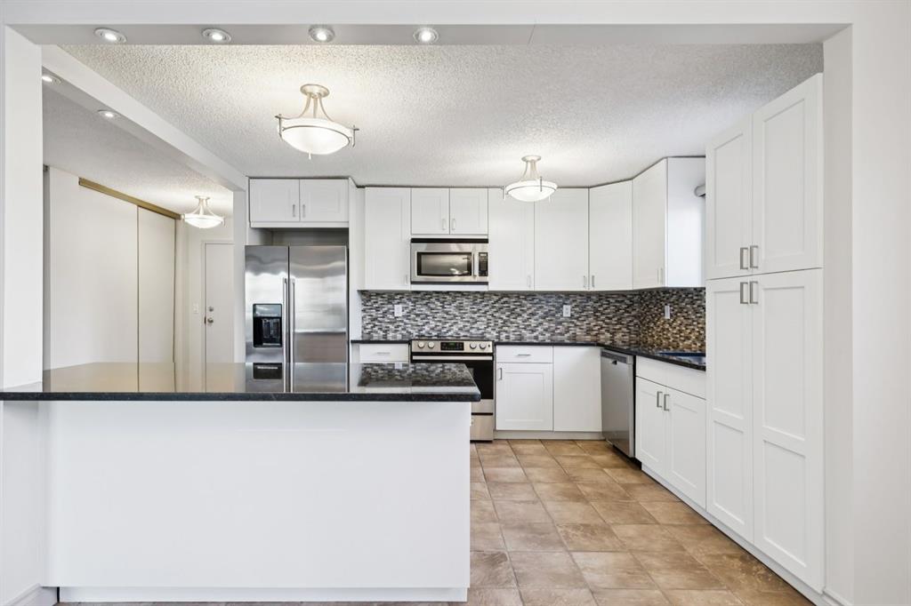 Picture for 6, 1607 26 Avenue SW