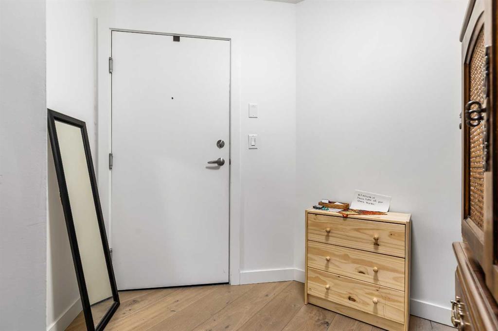 Picture for 106, 333 22 Avenue SW