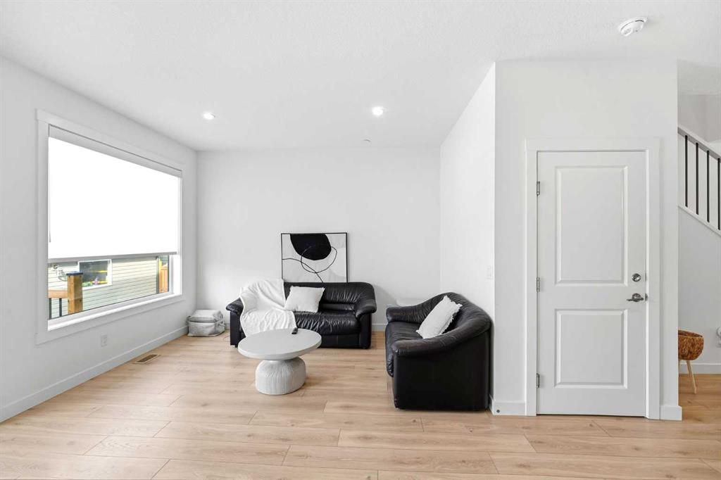 Picture for 29 Herron Mews NE