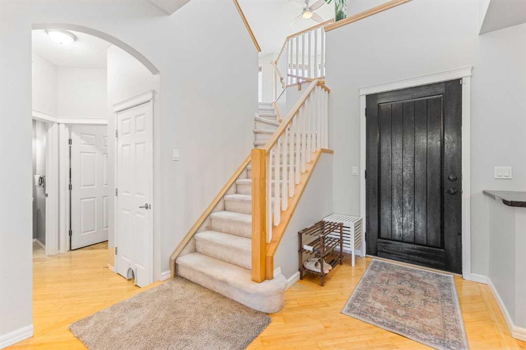 Picture for 11 Simcoe Crescent SW