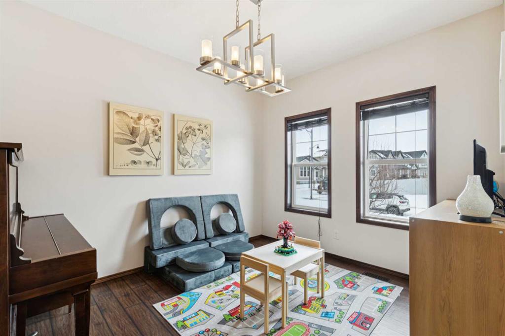 Picture for 69 Elgin Meadows Manor SE