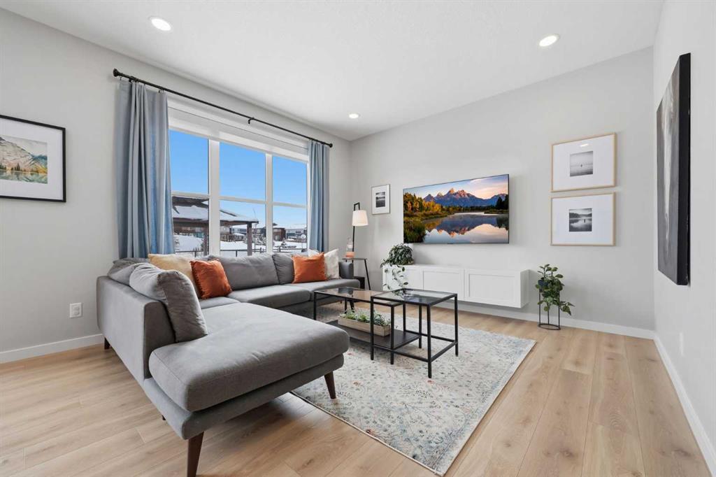 Picture for 305 Carringsby Way NW