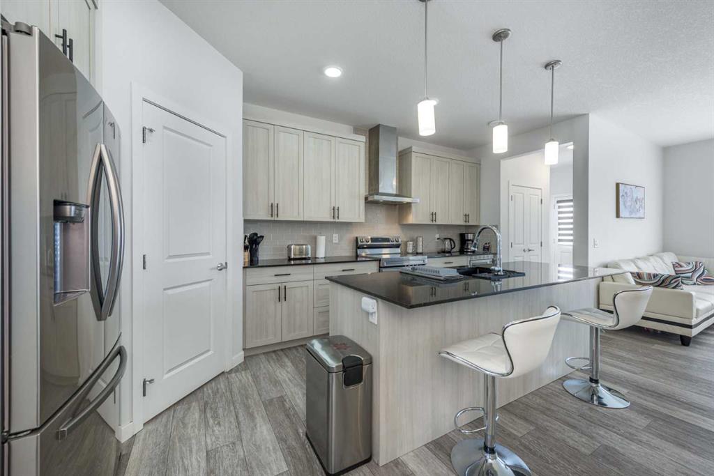 Picture for 335 Livingston View NW