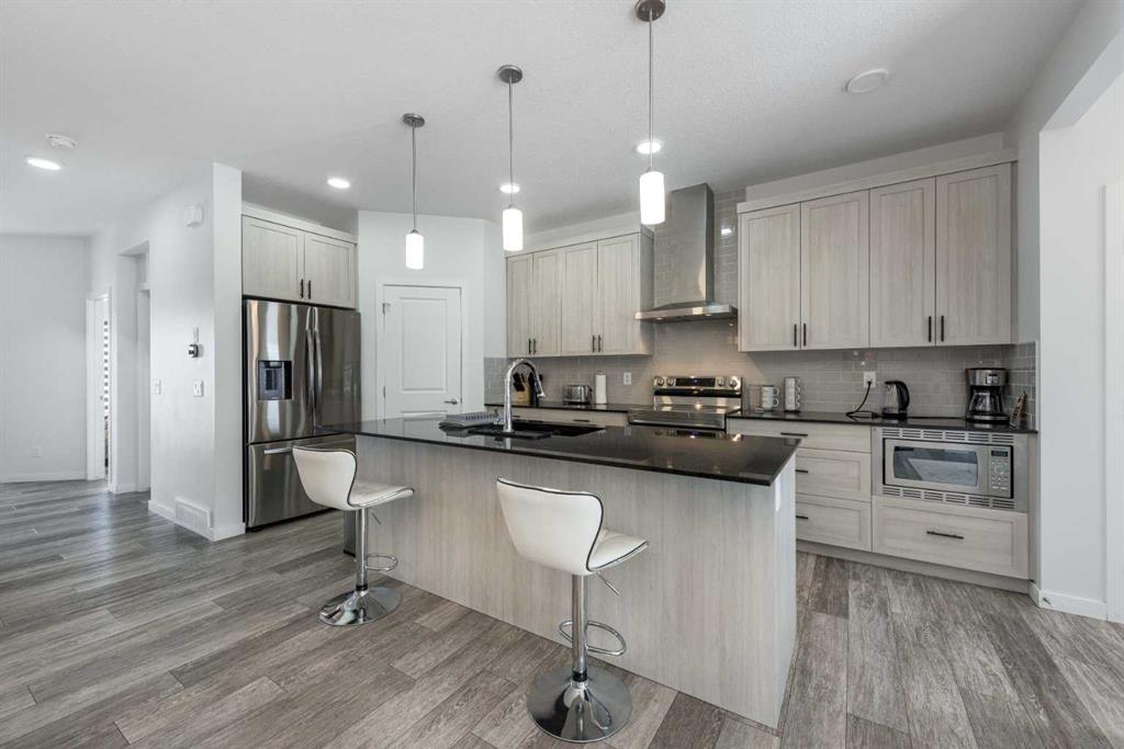 Picture for 335 Livingston View NW