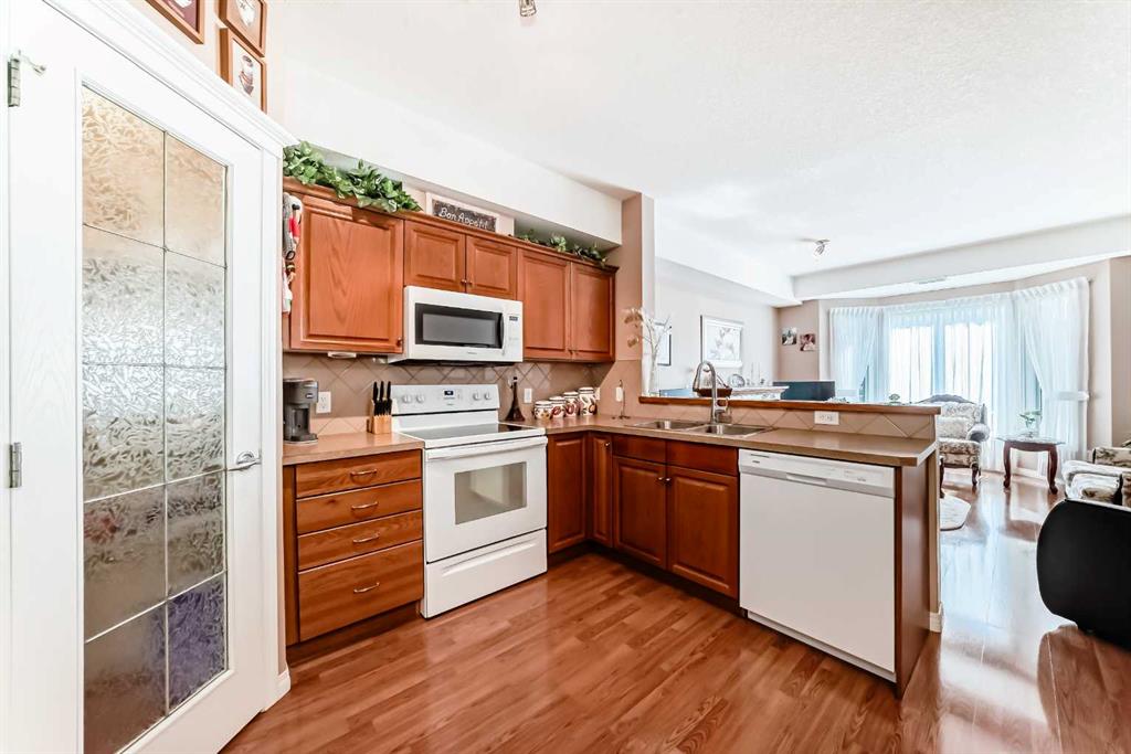 Picture for 276, 15 Everstone Drive SW