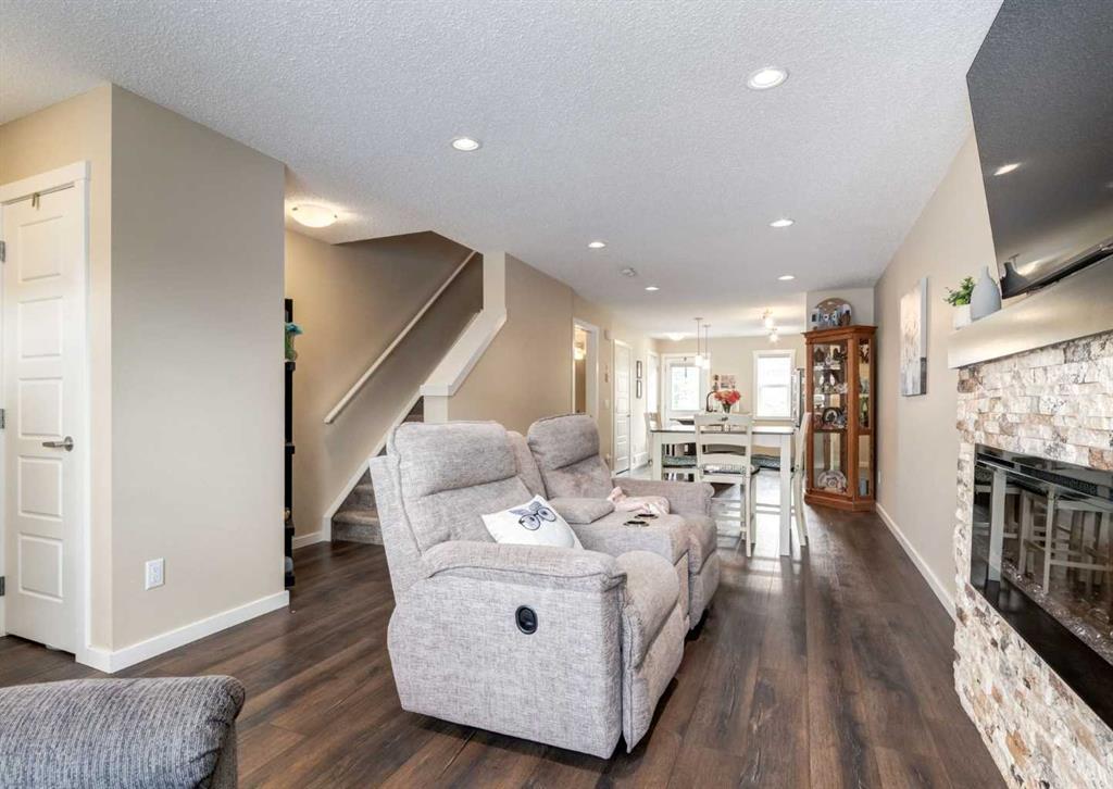 Picture for 606 Cranford Mews SE