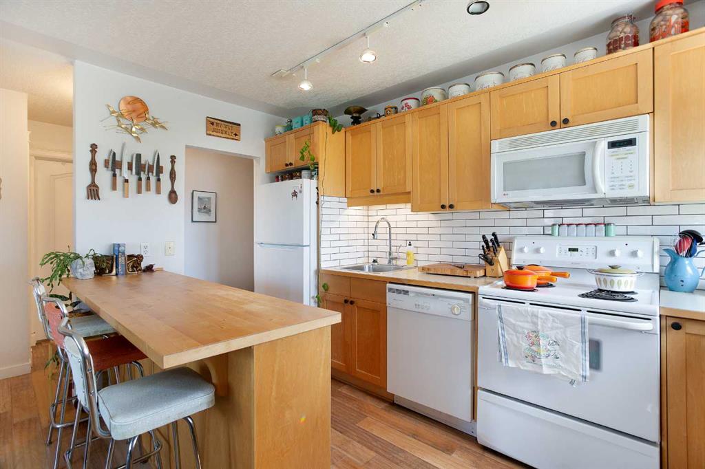 Picture for 405, 2515 14A Street SW