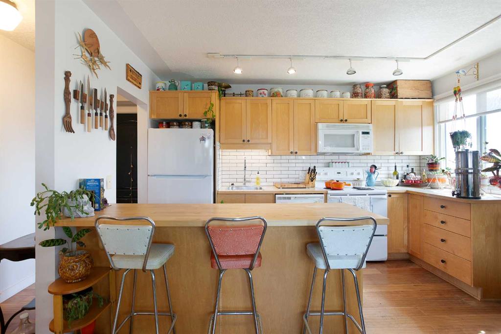 Picture for 405, 2515 14A Street SW