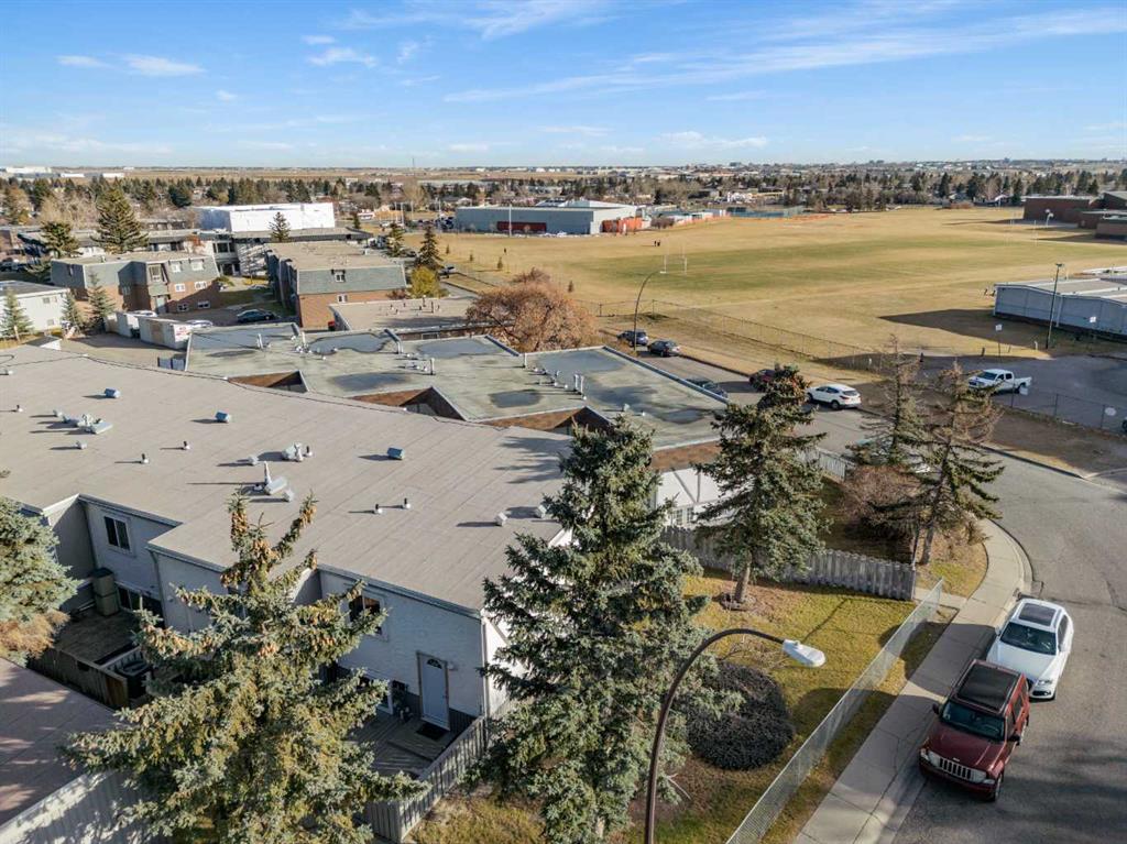 Picture for 1, 455 Huntsville Crescent NW