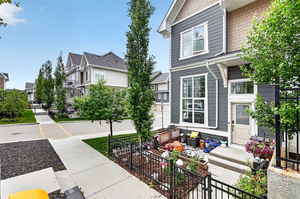 Picture for 903 Cranbrook Walk SE