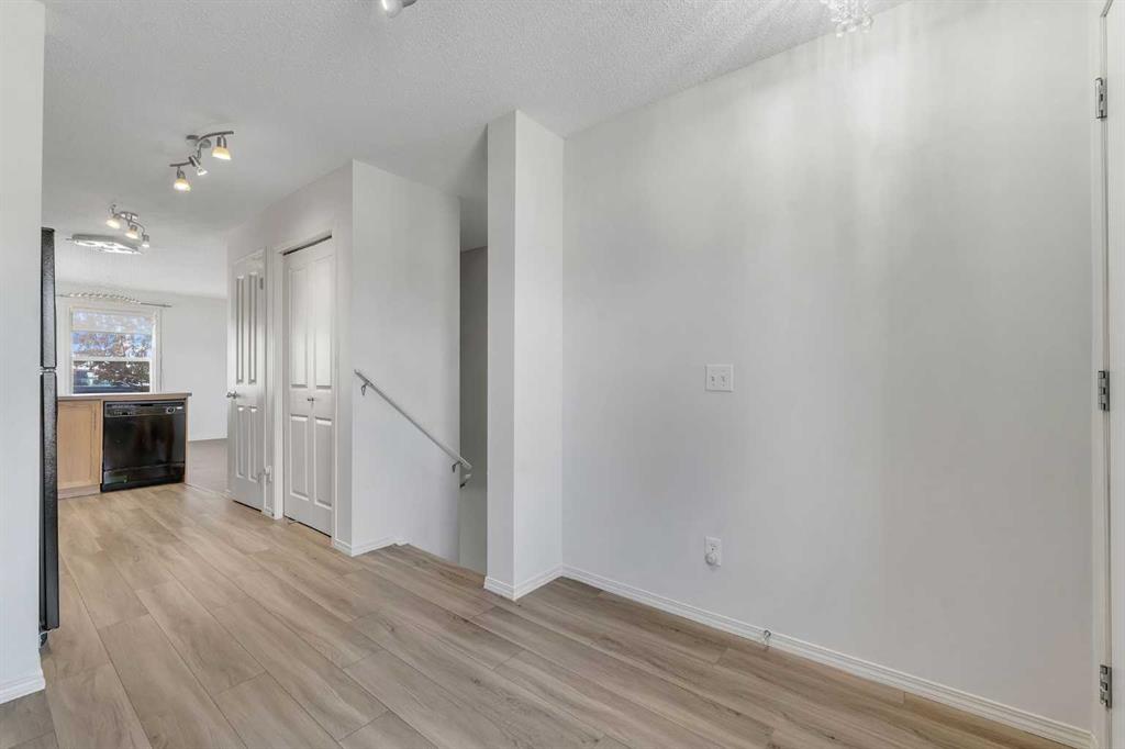 Picture for 312 Saddlebrook Point NE