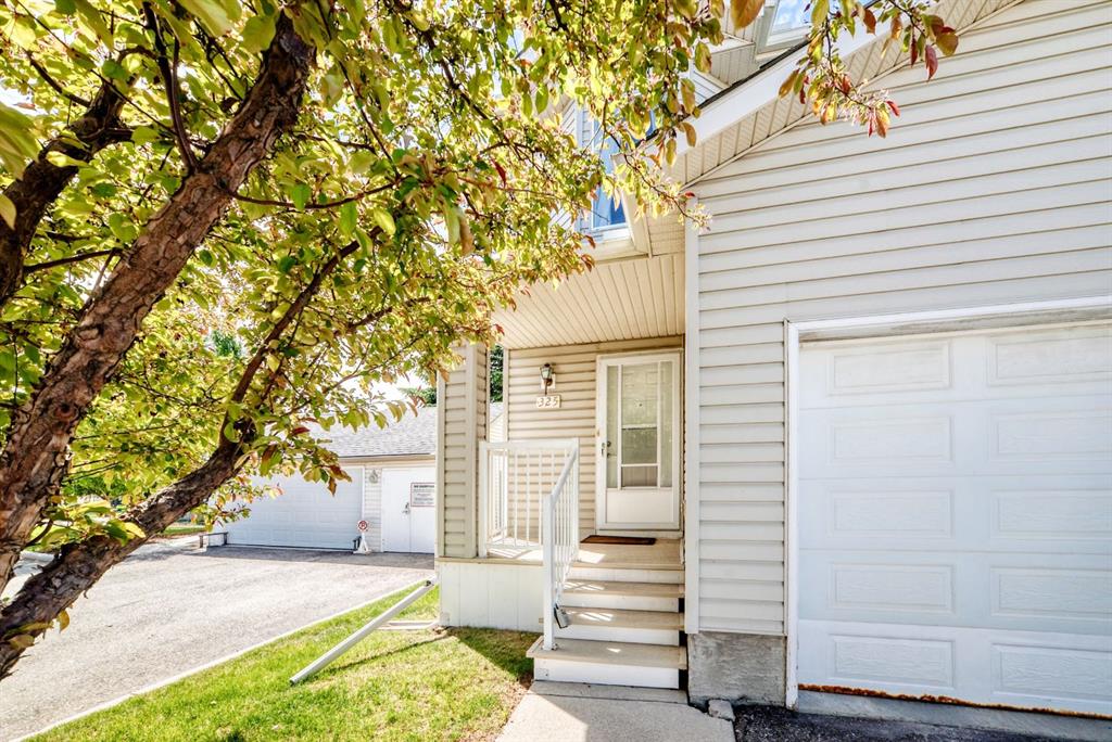 Picture for 325 Mt Douglas Manor SE