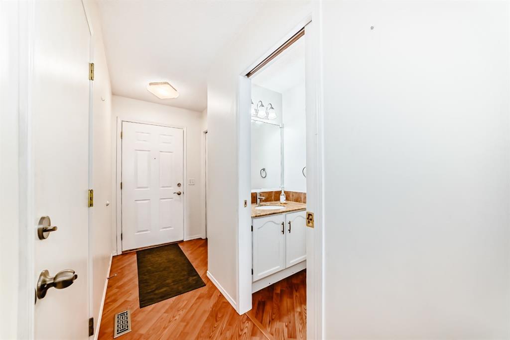 Picture for 325 Mt Douglas Manor SE