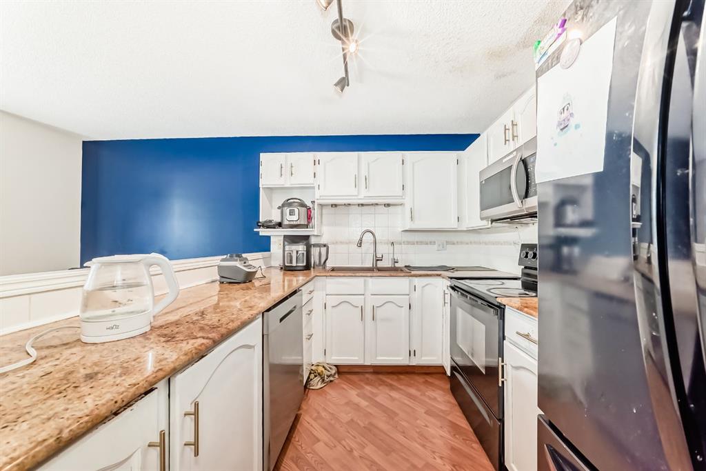 Picture for 325 Mt Douglas Manor SE