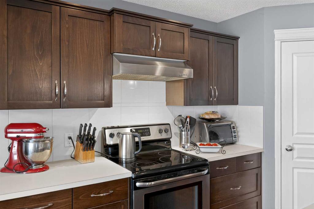 Picture for 101 Elgin Meadows Manor SE
