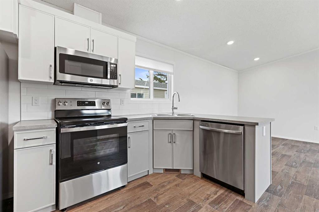Picture for 5, 6220 17 Avenue SE