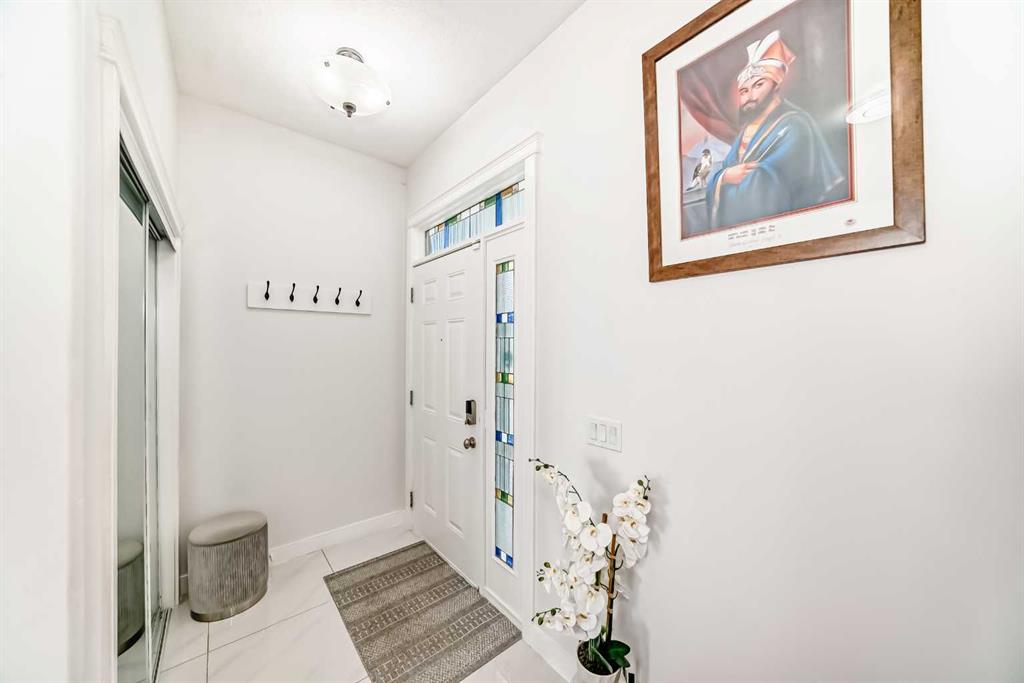 Picture for 11 Taralake Way NE