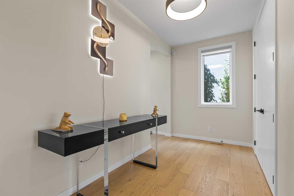 Picture for 1104 Cranbrook Gardens SE