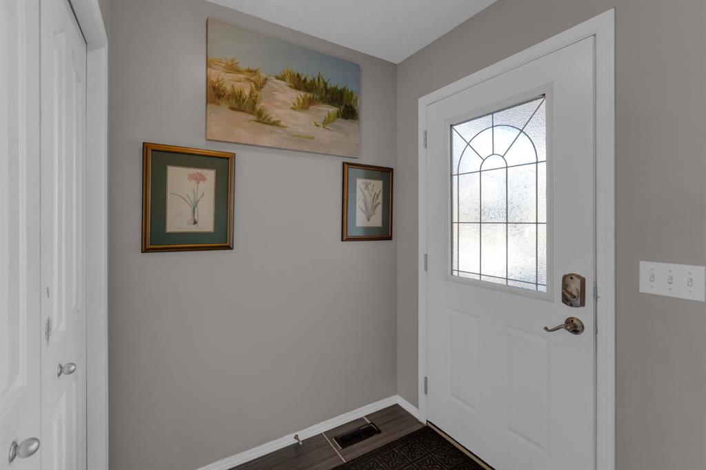 Picture for 186 Everglen Rise SW