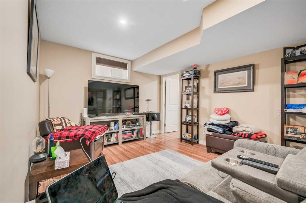 Picture for 92 2A Street  https://www.cirrealty.ca/reb/creb/96/A2265796_20.jpg
