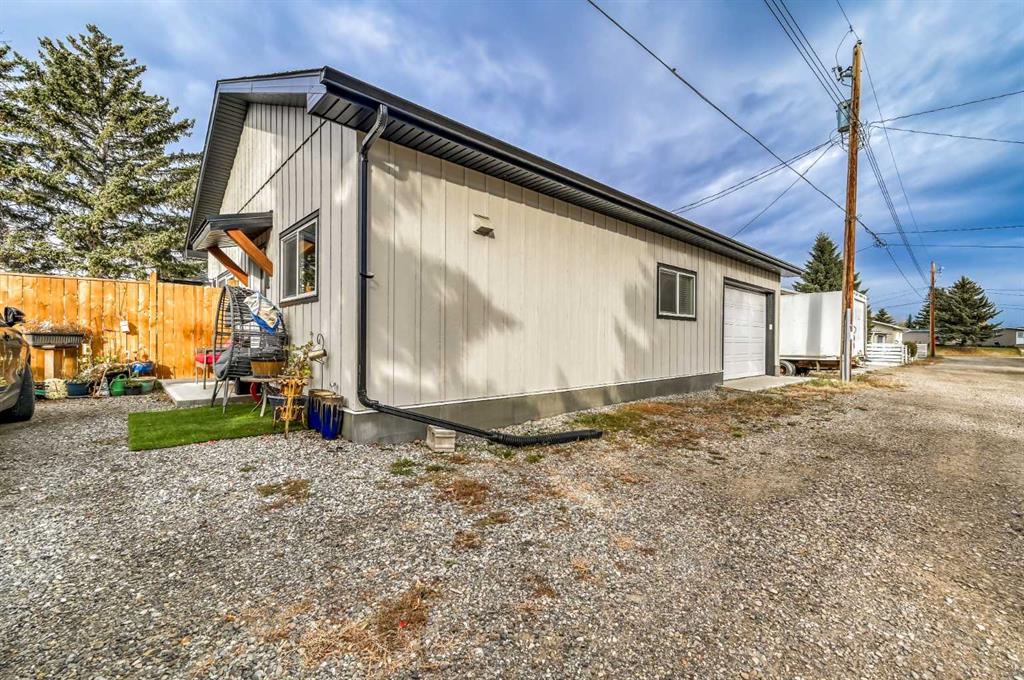 Picture for 92 2A Street  https://www.cirrealty.ca/reb/creb/96/A2265796_39.jpg