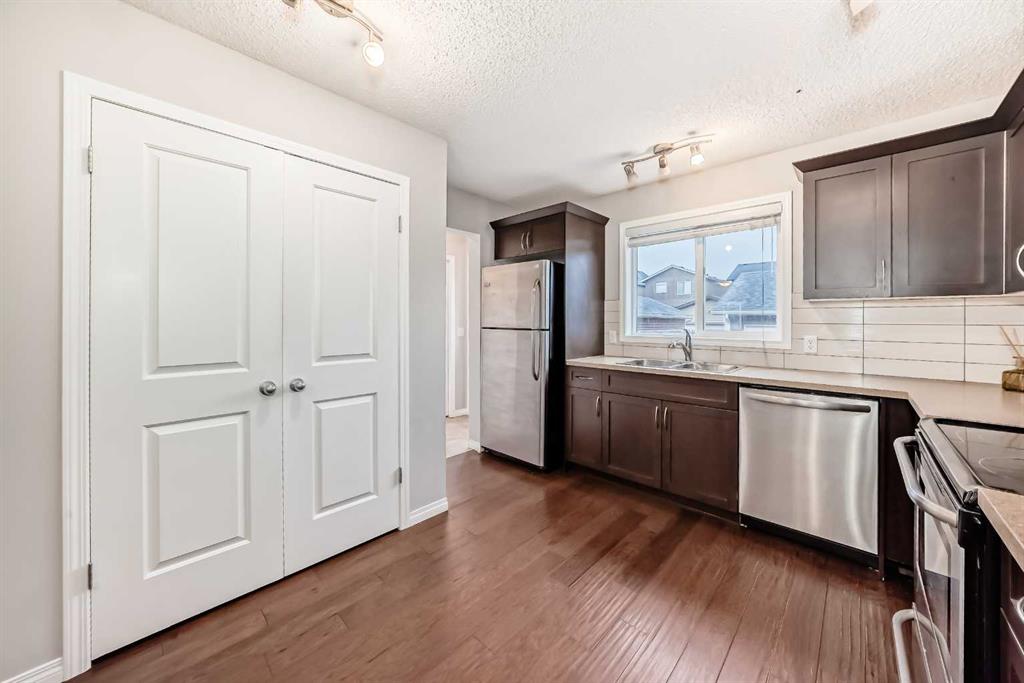 Picture for 16 Fireside Way 