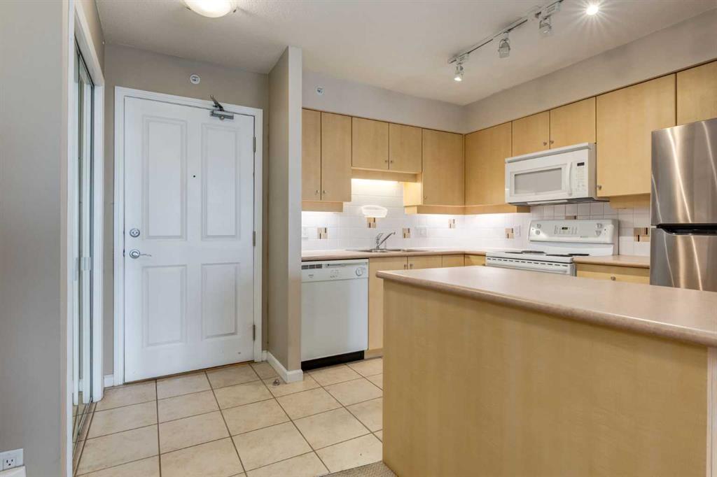 Picture for 604, 650 10 Street SW