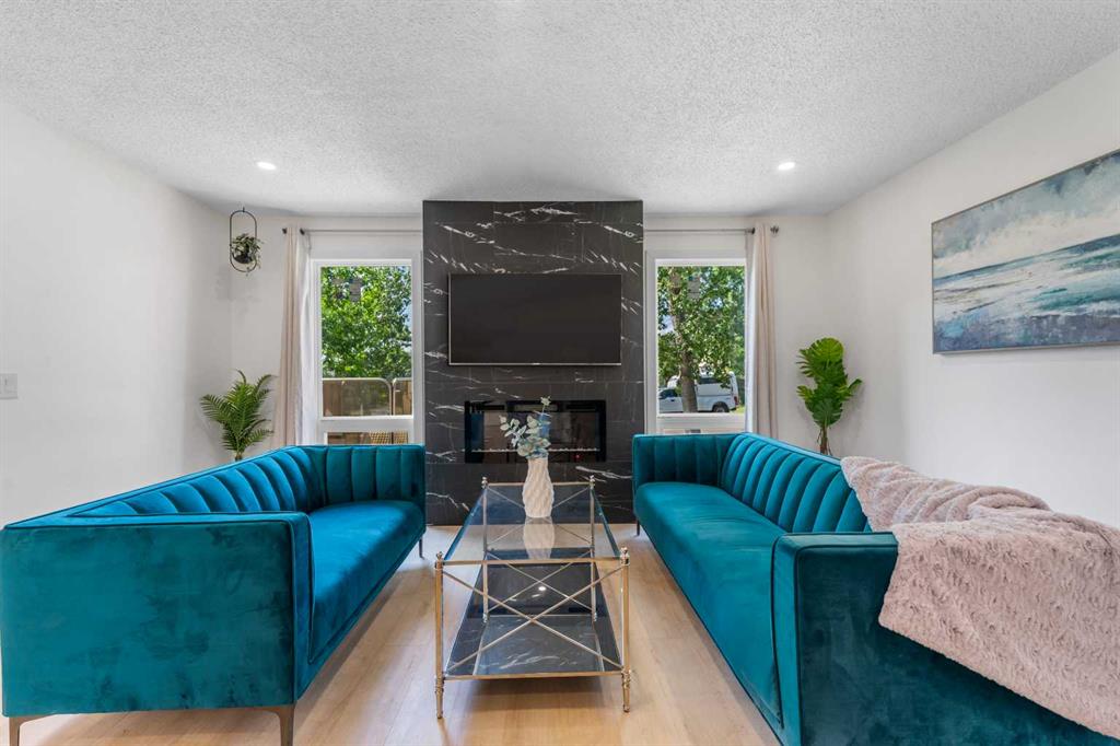 Picture for 966 Berkley Drive NW