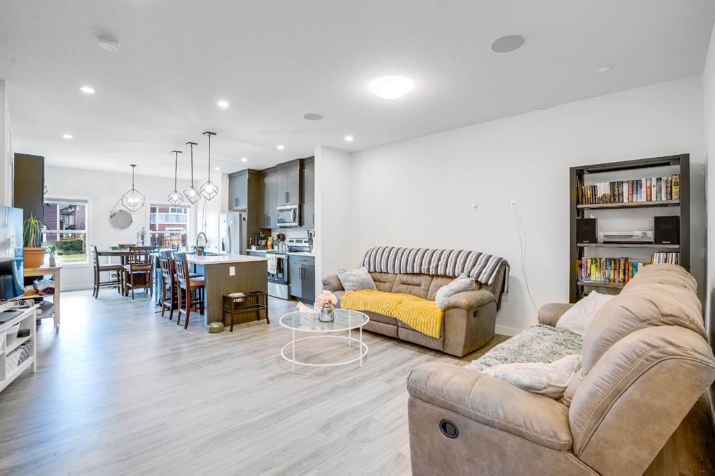 Picture for 28 Midtown Close SW