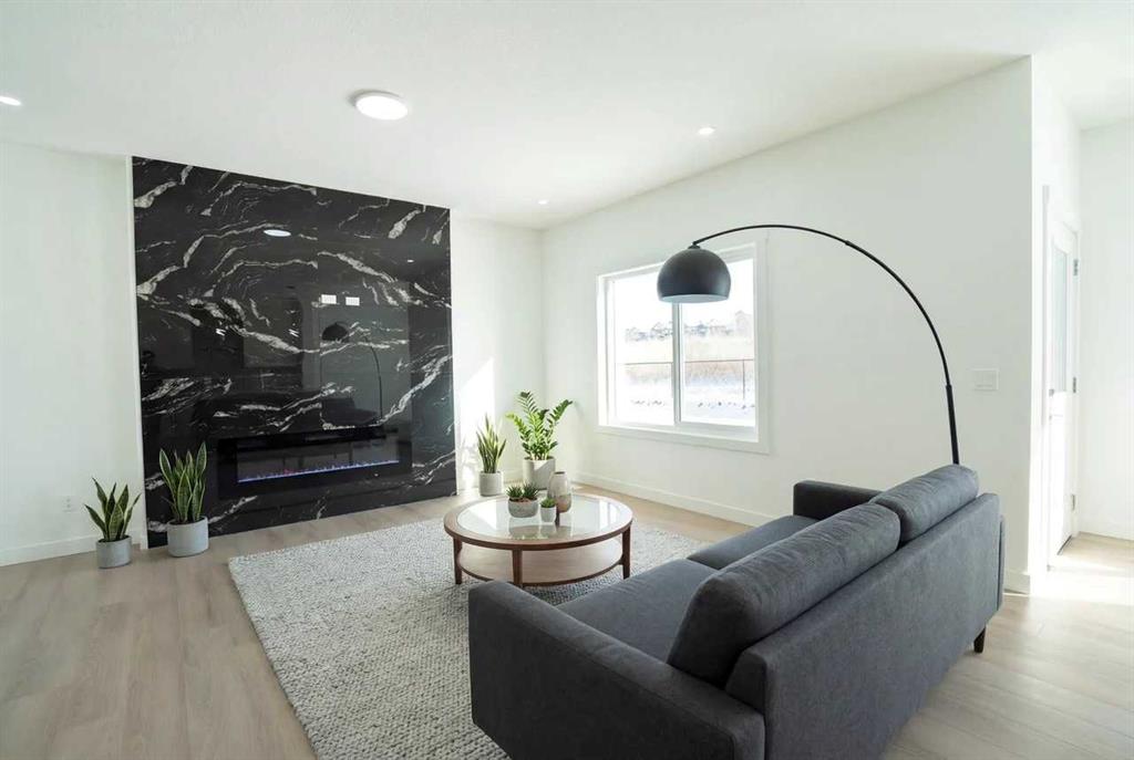 Picture for 214 Lakewood Crescent 