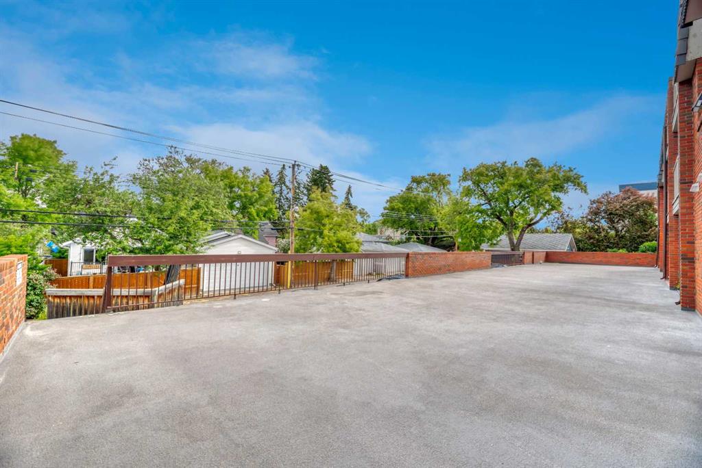 Picture for 103, 222 5 Avenue NE