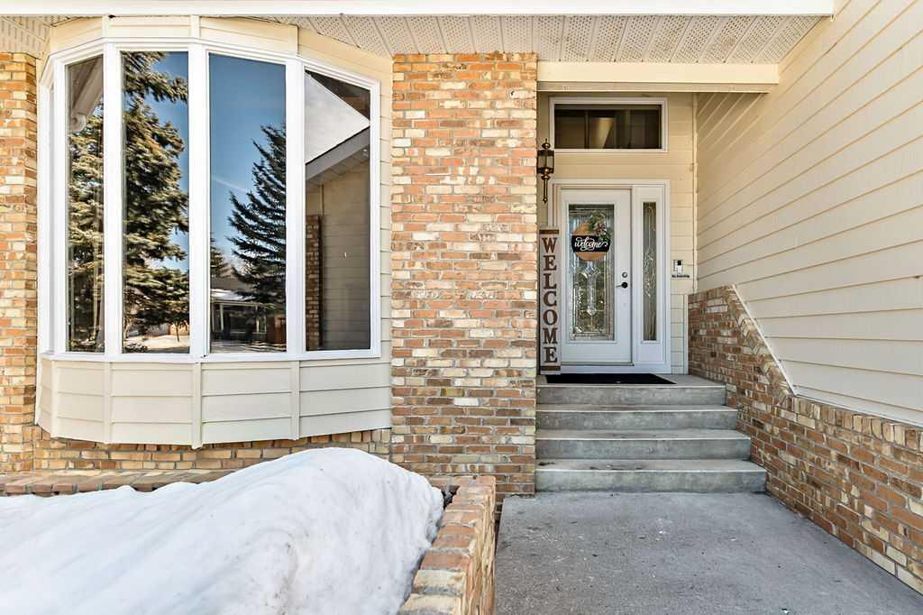 Picture for 162 Woodbend Way 