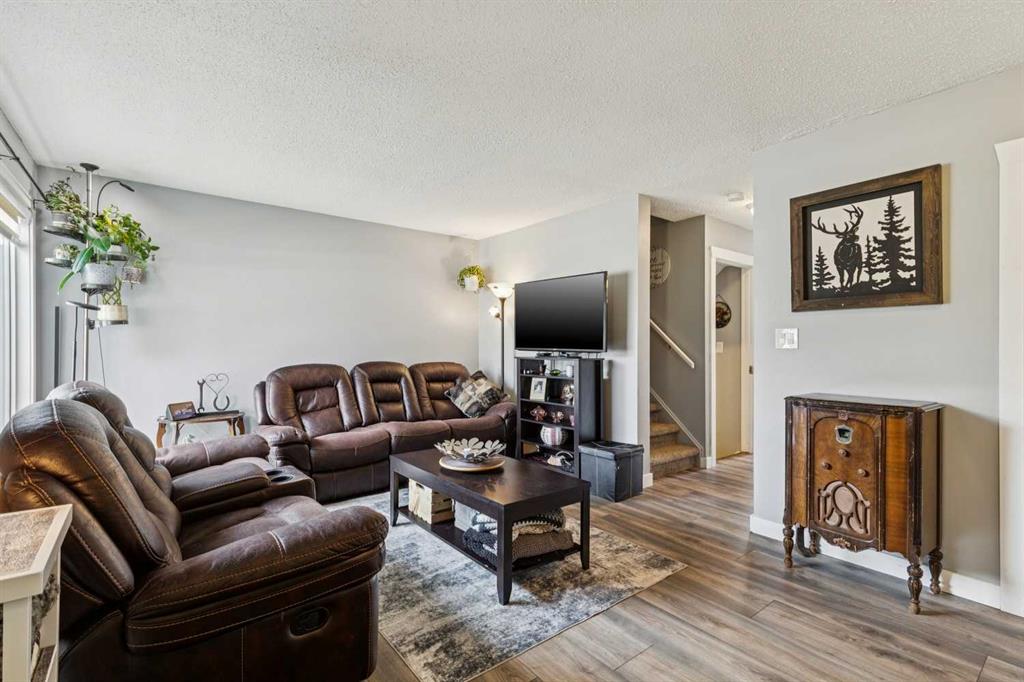 Picture for 113, 107 Elm Place 