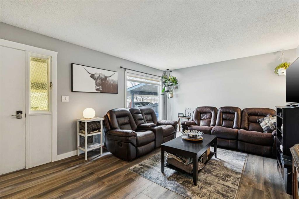 Picture for 113, 107 Elm Place 