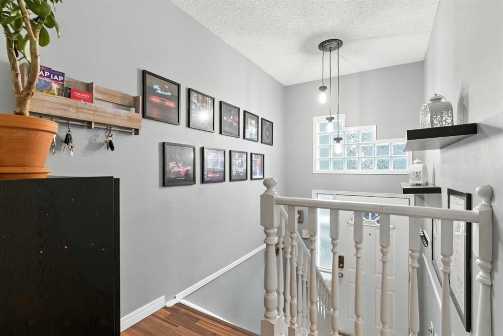 Picture for 2, 2207 28 Street SW