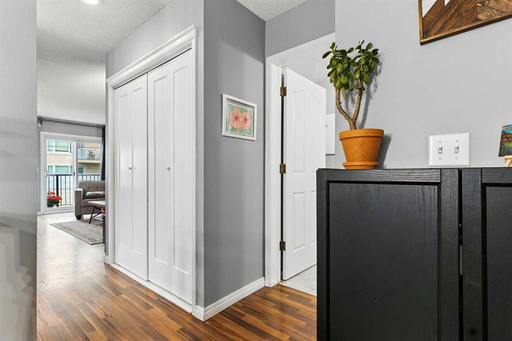 Picture for 2, 2207 28 Street SW