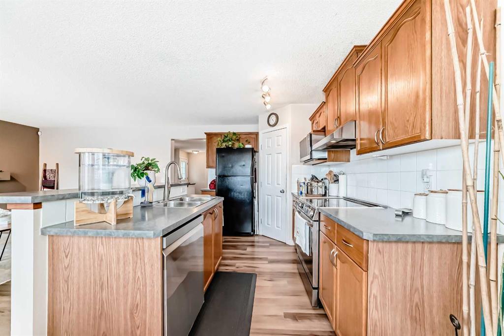 Picture for 79 Saddleridge Close NE