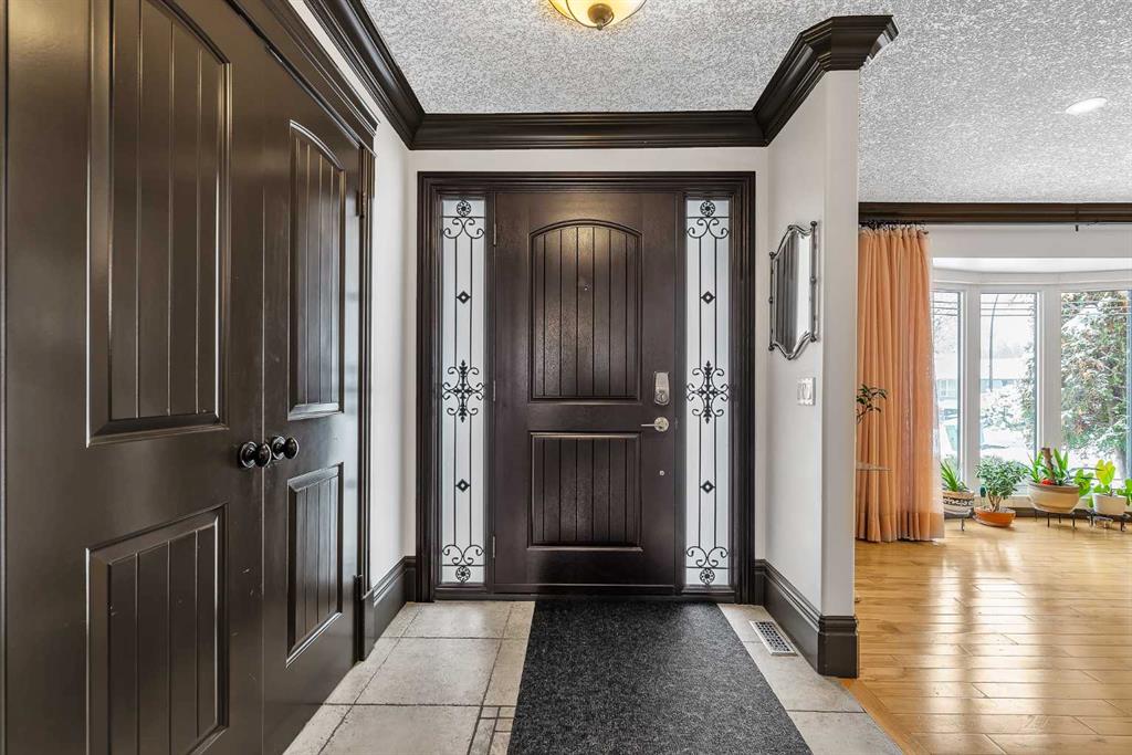 Picture for 511 Woodpark Crescent SW