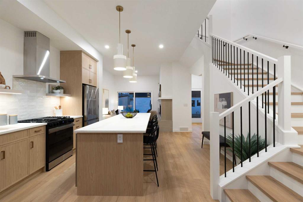 Picture for 2, 8916 33 Avenue 