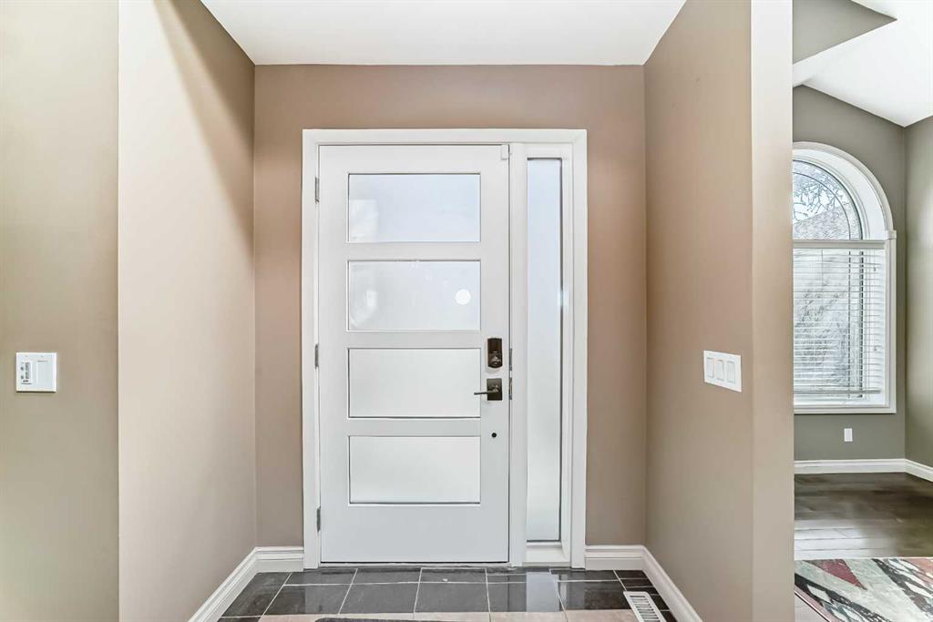 Picture for 291 EAST CHESTERMERE Drive 