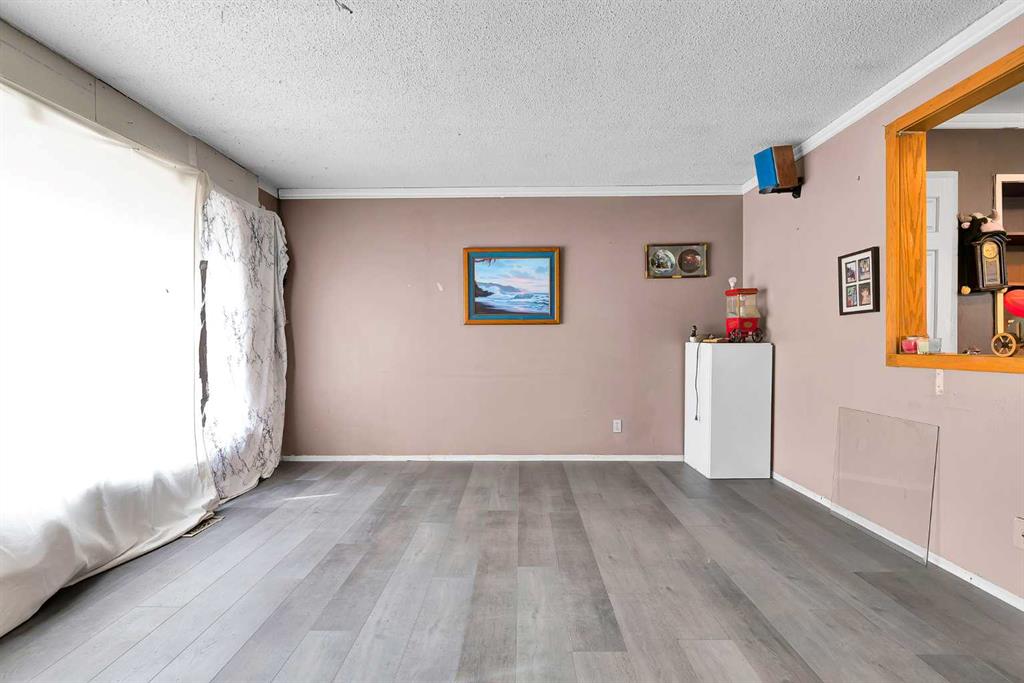 Picture for 924 Hunterston Hill NW